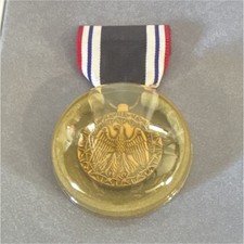 US Prisoner of War Medal w/ Ribbon, Lapel Bar & Presentation Case picture