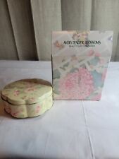 Vintage Avon Tender Blossoms Beauty Dust Container NIB picture