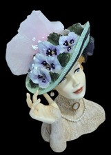CAMEO GIRLS HEAD VASE    