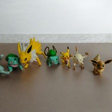 Pokémon Mixed Lot Mini Figures 7-Pack Bulbasaur Pikachu Eevee Jolteon Meowth picture
