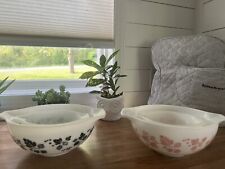 4 Vintage Pyrex Gooseberry nesting bowls, 2 pink and 2 black picture
