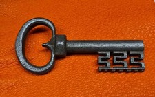 ANTIQUE 15TH CENTURY WROUGHT COLLECTIBLE IRON  DOOR/CHEST LOCK KEY **10,4cm** picture