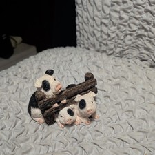 Stone Critters Pigs-In-Fence picture