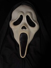 Scream 4 EU April June 2010 Ghostface Mask picture