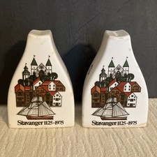 Vintage Figgjo salt and pepper shakers set Norway - Stavanger 1125-1975 picture
