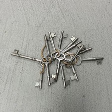 Vintage Yale & Towne Skeleton Keys Lot of 14 – 8 Female 5 Male 1 Unidentified picture