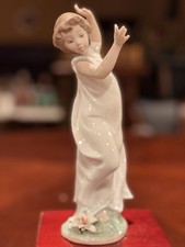 Vintage Lladro Lily Symbol of Purity Dancing Girl Porcelain Figurine 6989 8.5” picture