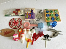 AS167 collectible Junk Draw Lot  Vintage Keychains Dice Cup Cake Toppers Heinz + picture