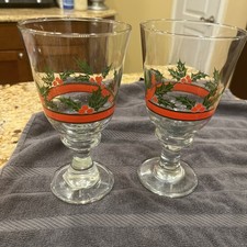 Vintage Set of 2 Libbey Christmas Drinking Glasses picture