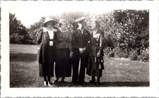 Vintage 1920s-30s Snapshot Photo Sailor Military Man 3 Women Outdoors Scallop picture