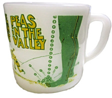 RARE HTF VINTAGE FEDERAL MILK GLASS 1960s CUP MUG GREEN GIANT PEAS IN THE VALLEY picture