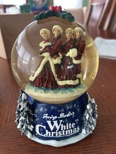 AVON 2000 Irving Berlins WHITE CHRISTMAS Bing CROSBY  Musical Snow Globe picture