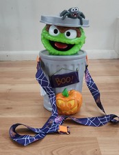 2024 SeaWorld Sesame Place Halloween Oscar The Grouch Popcorn Bucket picture