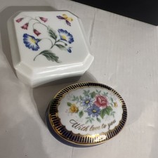 AVON GALLERY ORIGINALS PORCELAIN TRINKET BOX FLOWERS & WITH LOVE TO YOU 1986 picture