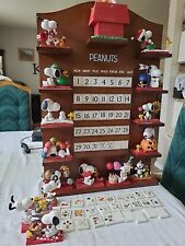 Bradford Exchange Peanuts Snoopy Perpetual Calendar Display And 16 Figures Tiles picture