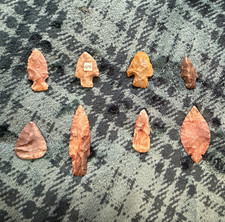 Lot of 8 Native American US Knapped Stone Arrowheads / Projectile Points picture