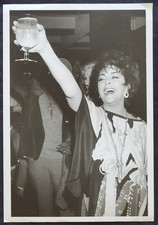 1980s Elizabeth Taylor Celebration Hollywood 8x12 Candid Press Photograph picture