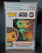 Funko Pop Star Wars Mandalorian w/ Grogu #461 Pedro Pascal Auto 10, Mint+ 9.5  picture