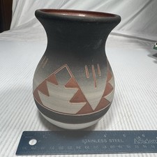 Signed Native American Sioux Pottery Vase – Rapid City - South Dakota SPRCSD picture