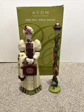 Vintage Avon 2006 Mrs. Albee Presidents Club Award Figurine w/ Box picture