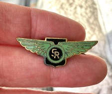 vintage Saunders Roe Employee Wings Green Enamel Pin badge Aircraft Marine picture