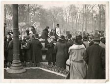 c.1920's PRESS PHOTO - SUFFRAGETTE DEMONSTRATIONS IN FRANCE CHAMPS ELYSEES picture