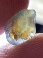2.25 crts Stunning nice piece of Yellow & Blue teal sapphire rough piece @madag picture