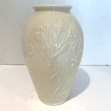 LENOX Masterpiece Collection Vase 8