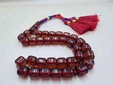 مسباح سندلوس، بخراطة مميزة.Sandalwood Misbah with Distinctive Carving. picture