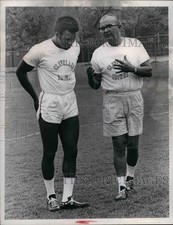 1959 Press Photo Cleveland Browns Coach Blanton Collier & Ron Johnson picture