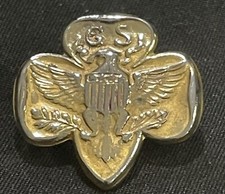 REDUCED RARE 1942-1945  ALL MAGNETIC VINTAGE GIRL SCOUT MEMBERSHIP TREFOIL PIN picture