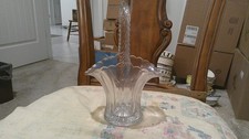 CLEAR GLASS BASKET WITH HANDLE APPROX. 9