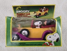 Vintage Aviva Peanuts Snoopy Charlie Brown Family Car Original Box #2700 Nice picture