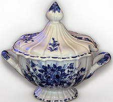Beautiful Nove Di Bassano Italy Majolica Blue & White Roses Soup Tureen Floral picture