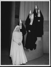 Flora Robson as Isabella a 1933 production of Shakespeare's Me- 1930s Old Photo picture