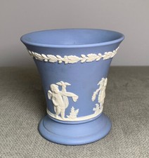 VINTAGE WEDGWOOD ENGLAND BLUE JASPERWARE VASE 3.75