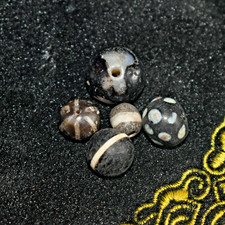 5 Ancient Tibetan & Central Asian Banded Stone Bead Lot in good Condition picture