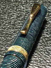 RARE VISCONTI MANHATTAN 18K 750 GOLD M NIB SAPPHIRE GREEN FOUNTAIN PEN GOLD TRIM picture