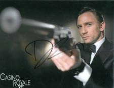 DANIEL CRAIG 007  SIGNED JAMES BOND CASINO ROYALE AUTOGRAPH 10-8 COA picture