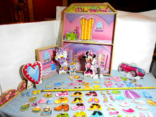 VINTAGE WALT DISNEY MAGNETIC DRESS UP PLAY SET WITH WOODEN HOUSE 16x22in - L 548 picture
