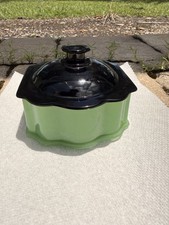 New Martinsville Jadeite 1930s Vanity Powder Dish With Black Amethyst Lid *HTF* picture