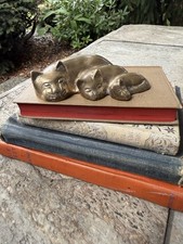 Vintage Brass Three Sleeping Kitten Cats Shelf Book Sitter Decorative Figurine picture