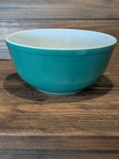 Vintage Pyrex 2 1/2 Qt Mixing Bowl, Green From The Primary Colors Set #403 picture