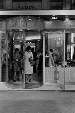 Farah Diba at the Carita beauty salon in Paris September 20 1966 Old Photo picture
