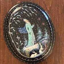 BEAUTIFUL Vintage Russian Black Lacquer Hinged Trinket Box Christmas Snow Queen picture