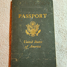 VINTAGE 1972 UNITED STATES AMERICA  PASSPORT AMERICAN TEEN BOY MAN EXPIRED 1977 picture