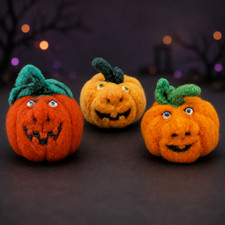3 artistan needle felted Pumpkins Halloween JOL artist Joan Hutten handmade 3-4