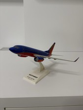 Skymarks Southwest Airlines Boeing 737-700 Aircraft Model 1:130 Scale picture