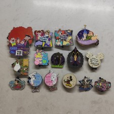 Disney exchange badges come in groups of 15 pins picture