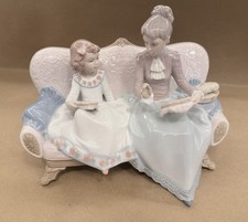 LLADRO #6713, An Embroidery Lesson, Retired 2003 Porcelain Figurine MINT picture